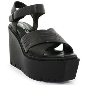 LAST CHANCE Opening Ceremony platforms